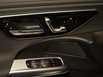 Mercedes Klasa E W214 Sedan 2.0 220d 197KM 2025 E Klasa 220 d 4-Matic AMG 2.0 197KM 2025, zdjęcie 14