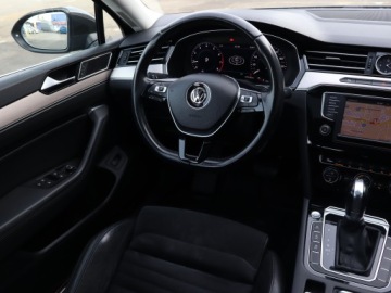 Volkswagen Passat B8 Limousine 2.0 TSI BlueMotion Technology 220KM 2017 VW Passat 2.0 TSI, Salon Polska, Serwis ASO, zdjęcie 6