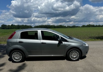 Fiat Punto Grande Punto Hatchback 5d 1.2 Start&amp;Stop 69KM 2011 Fiat Grande Punto Bezwypadkowy, niski przebieg, klimatyzacja 1.2 Benzyna, zdjęcie 3