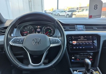 Volkswagen Passat B8 Variant Facelifting 1.5 TSI EVO 150KM 2023 Volkswagen Passat Variant Volkswagen Passat Variant B8 1.5 TSI 150 KM DSG, zdjęcie 13