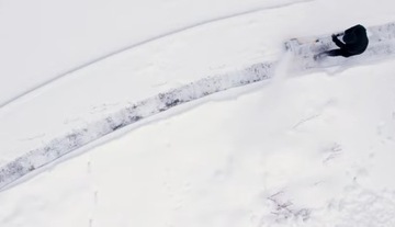 СНЕГООБОРУДОВАТЕЛЬ МОЩНЫЙ АККУМУЛЯТОРНЫЙ РУЧНОЙ ПЛУГ STIGA 300E КОМПЛЕКТ