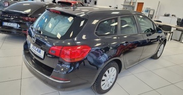 Opel Astra J Sports Tourer Facelifting 1.7 CDTI ECOTEC 110KM 2014 Opel Astra 1.7 CDTI 110KM Bogata wersja 1.7 Diesel 110KM, zdjęcie 4