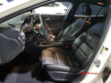 Mercedes GLA I 2019 Mercedes-Benz GLA 2019, 2.0L, od ubezpieczalnii 2.0 Benzyna 208KM, zdjęcie 8