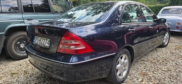 Mercedes Klasa C W203 2003 Mercedes C220 Avangarde-sedan, zdjęcie 1