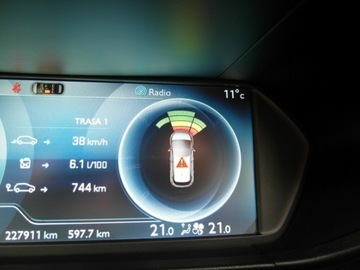 Citroen C4 Picasso II Picasso 2.0 BlueHDi 150KM 2015 Citroen C4 Picasso Nawigacja Klimatronik Kamera 2.0 HDI 150km 2.0 Diesel, zdjęcie 26