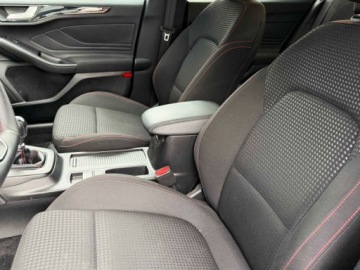 Ford Focus IV Kombi Facelifting 1.0 EcoBoost 125KM 2025 Od ręki - ST-Line X 1.0 EcoBoost 125KM / Pakiet Winter, zdjęcie 5