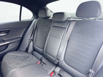 Mercedes Klasa C W206 Limuzyna 2.0 220d 200KM 2023 Mercedes-Benz Klasa C C 220 d 4MATIC AMG Kamera MBUX Grzana kierownica, zdjęcie 12