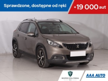 Peugeot 2008 I SUV Facelifting 1.2 PureTech 130KM 2016 Peugeot 2008 1.2 PureTech, Salon Polska