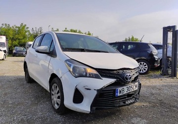 Toyota Yaris III Hatchback 5d Facelifting 1.0 VVT-i 69KM 2016 Toyota Yaris 2016r, 1.0 LPG. Uszkodzony lewy bok. Jezdzi. BenzynaLPG 70KM