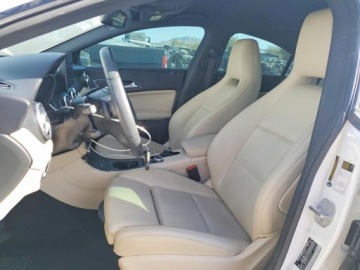 Mercedes CLA C117 2018 Mercedes-Benz CLA 250 2018 2.0 Benzyna 208KM, zdjęcie 4
