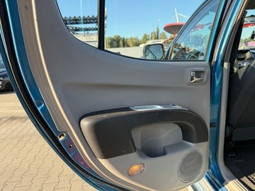 Mitsubishi L200 IV Double Cab 2.5 DOHC 136KM 2006 Mitsubishi L200 ZAMIEN zostaw w rozliczeniu Webasto Wyciągarka, zdjęcie 13