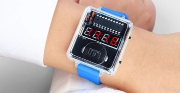 Электронные наручные часы со светодиодным дисплеем для пайки.