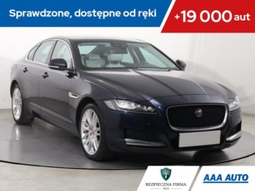 Jaguar XF II Sedan 2.0 i4D 240KM 2017 Jaguar XF 25d AWD, Salon Polska, 237 KM, 4X4
