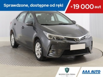 Toyota Corolla XI Sedan Facelifting 1,6 Valvematic 132KM 2018 Toyota Corolla 1.6 Valvematic, Salon Polska