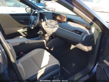 Lexus ES VII (XV70) 2021 Lexus ES 2021, 3,5L, po gradobiciu 3.5 Benzyna 302KM, zdjęcie 6