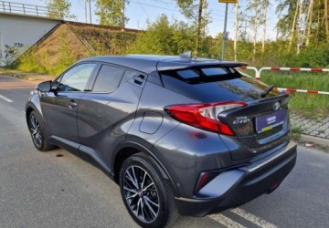 Toyota C-HR I Crossover 1.8 Hybrid 122KM 2017 Toyota C-HR 1,8 Hybrid Prestige Skora Kamera Navi 1.8 Hybryda 122KM, zdjęcie 4