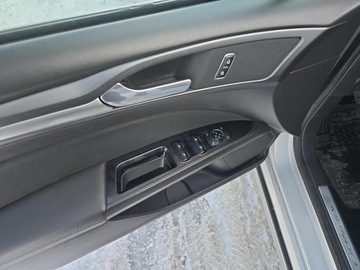 Ford Mondeo V Sedan 2.0 TDCi 150KM 2015 Mondeo 2.0 TDCi Trend, zdjęcie 9