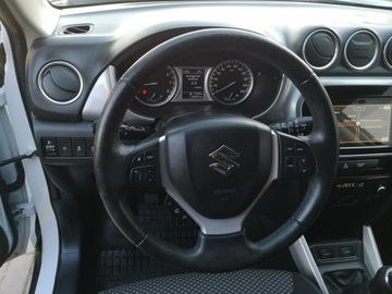 Suzuki Vitara III SUV 1.6 VVT 120KM 2015 Suzuki Vitara 1.6 Benzyna 120KM Klimatronik Salon, zdjęcie 13