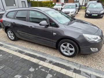 Opel Astra J Sports Tourer 1.4 Turbo ECOTEC 140KM 2012 Opel Astra Sliczna 1.4 b Ful Opcja Bezwypadkowa Zarejestrowana Gwarancja, zdjęcie 10