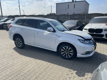 Mitsubishi Outlander III SUV PHEV Facelifting 2020 2.4 PHEV 224KM 2020 Mitsubishi Outlander AWD PHEV Automat Kamera