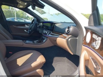 Mercedes Klasa E W213 2021 Mercedes-Benz Klasa E 350 2021 2.0l 2.0 Benzyna 255KM, zdjęcie 9