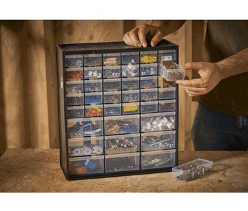 ОРГАНИЗАТОР STANLEY НА 39 ЯЩИКОВ 1-93-981