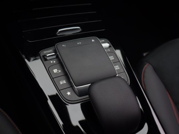 Mercedes Klasa A W177/V177 Hatchback Facelifting 1.3 180 136KM 2022 Mercedes A A 180, Salon Polska, Serwis ASO, zdjęcie 15