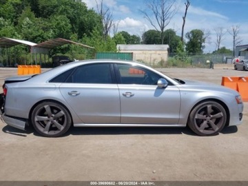 Audi A8 D4 S8 Facelifting 4.0 TFSI 520KM 2015 Audi S8 2015 Audi S8 4dr Sdn 4.0 Benzyna 520KM, zdjęcie 11