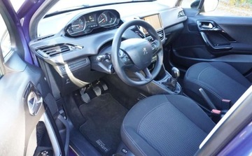 Peugeot 208 I Hatchback 5d Facelifting 1.2 PureTech 82KM 2017 Peugeot 208 Bezwypadkowy Serwisowany 1-Wlasciciel Navi Panorama Alu Grz.Fo, zdjęcie 6