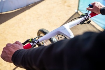 CHWYTY GRIPY ROWEROWE PIANKOWE MOMUM #1 LEKKIE 30M