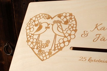 Коробка-конверт - большая, деревянная, с гравировкой.