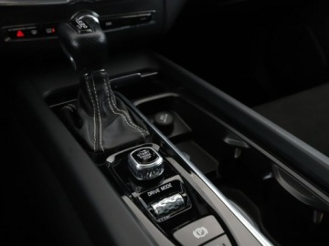 Volvo XC60 II Crossover D4 190KM 2018 Volvo XC 60 4x4 automat full LED skóra/alcantara, zdjęcie 29