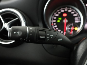 Mercedes CLA C117 Shooting Brake 1.6 200 156KM 2016 Mercedes CLA 200 Automat Navi Czujniki parkowania, zdjęcie 32