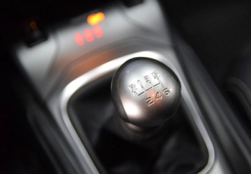 Toyota Avensis III Wagon Facelifting 2015 2.0 D-4D 143KM 2015 Toyota Avensis PL Salon _ kombi _ kamera cofania _ Alu17_ 2.0 Diesel 143KM, zdjęcie 22