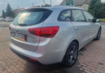 Kia Ceed II Kombi 1.6 GDI 135KM 2014 Kia Ceed 1.6Benzynaniski przebiegBezwypadkowazobacz 1.6 Benzyna 135KM, zdjęcie 4