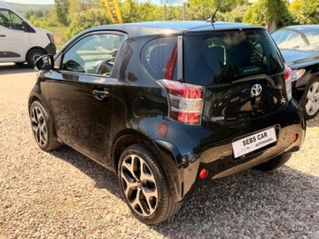 Toyota iQ 1.4 TD 90KM 2011 Toyota iQ Swietny stan Bogate wyposazenie Zawraca w miejscu 1.4 90KM, zdjęcie 4