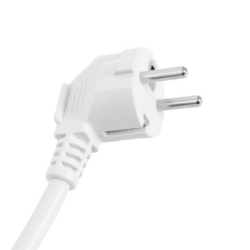 Проточный водонагреватель белого цвета мощностью 5500 Вт.