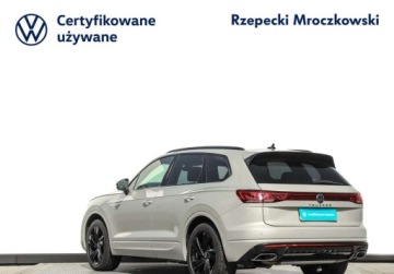 Volkswagen Touareg III SUV 3.0 V6 SCR TDI 286KM 2023 Volkswagen Touareg 3.0 286KM V6 TDI 4Motion R-Line Dach panoramiczny Hak N, zdjęcie 7