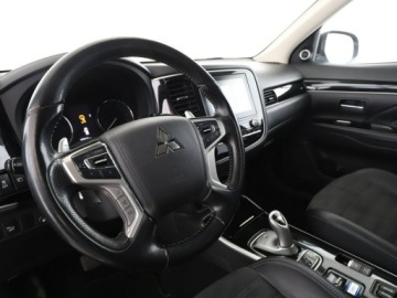 Mitsubishi Outlander III SUV PHEV Facelifting 2020 2.4 PHEV 224KM 2020 Mitsubishi Outlander PHEV automat 4x4 grzane, zdjęcie 14