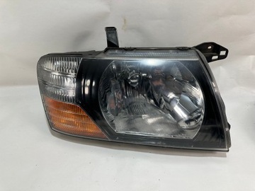 Pajero 00-06 lampa prawy przód prawa przednia UK