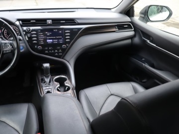 Toyota Camry IX Sedan 2.5 Hybrid Dynamic Force 218KM 2019 Toyota Camry 2.5 Hybrid, Salon Polska, zdjęcie 7