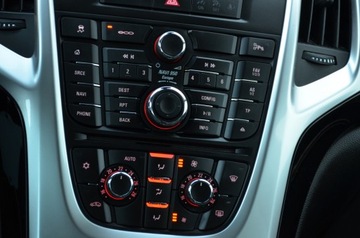 Opel Astra J Sports Tourer Facelifting 1.6 CDTI  136KM 2014 ZAREJESTROWANA LIFT 1.6CDTI 136KM SERWIS LEDY NAVI KAMERA BLISS ALU 2xPDC, zdjęcie 32