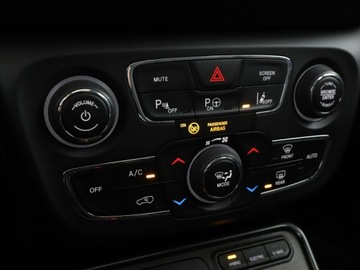 Jeep Compass II SUV Plug-In 1.3 T4 240KM 2020 Jeep Compass Trailhawk PHEV 4xe skóra panorama, zdjęcie 27