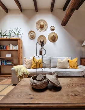 Массивная подставка для цветов, черный металл, сотовая структура