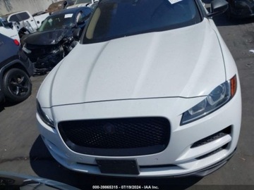 Jaguar F-Pace 2019 Jaguar F-Pace 2019 Jaguar F-PACE 25t Premium AWD 2.0 Benzyna 247KM, zdjęcie 11