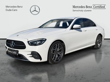 Mercedes Klasa E W213 Limuzyna Facelifting 2.0 E220d 194KM 2021 Mercedes-Benz E 220 220d 4 Matic, Pakiet AMG, Salo