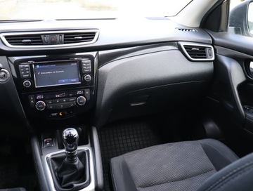 Nissan Qashqai II Crossover 1.2 DIG-T 115KM 2016 Nissan Qashqai 1.2 DIG-T, Salon Polska, Navi, zdjęcie 5