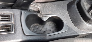 DRŽÁK NA HRNEK NÁPOJ MITSUBISHI CARISMA HB