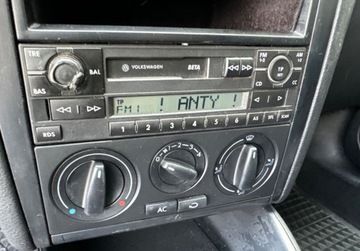 Volkswagen Golf IV Hatchback 1.4 16V 75KM 2002 Volkswagen Golf Special, klimatyzacja, oryginalny lakier, zadbany 1.4 75KM, zdjęcie 27