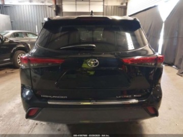 Toyota Highlander III 2022 Toyota Highlander Limited 2022 3.5l 3.5 Benzyna 295KM, zdjęcie 4